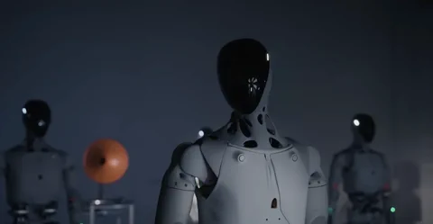 Tesla vs. XPeng: The Robot Wars Are Here 🍿