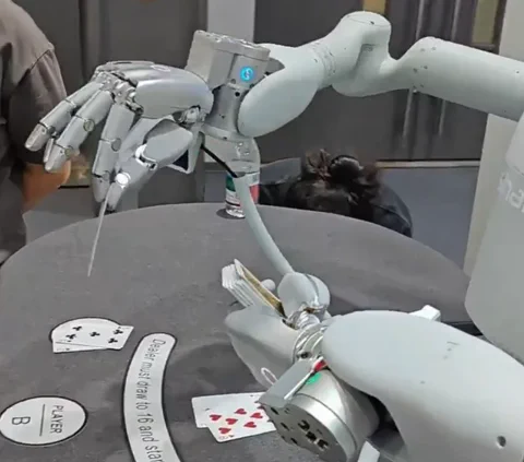Sharpa's Robotic Hand is Real and Deft at IROS 2025