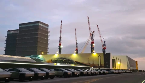 SpaceX: £200M GigaBay for Mass Rocket Production