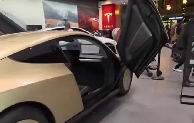 Tesla Cybercab spotted at Apple, ready to roll