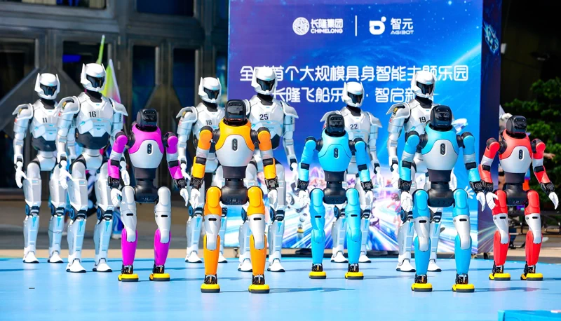 Agibot Reaches 20,000 Robots, Deploys 300 to Theme Park