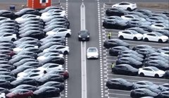 Tesla's Unsupervised FSD Delivers Cars at Giga Berlin