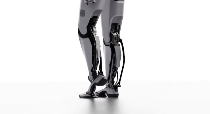 LG's KAPEX Humanoid Robot Struts In
