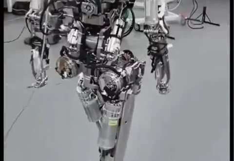 XPeng Robot: No Skin, Just Steel!