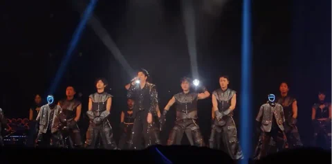 Unitree G1 Robots: Pop Star's New Backup Dancers