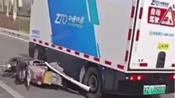 China's Robo-Vans: Unstoppable, Apparently