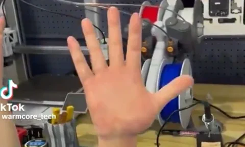 Warmcore Tech’s Bionic Hand is Eerily Lifelike
