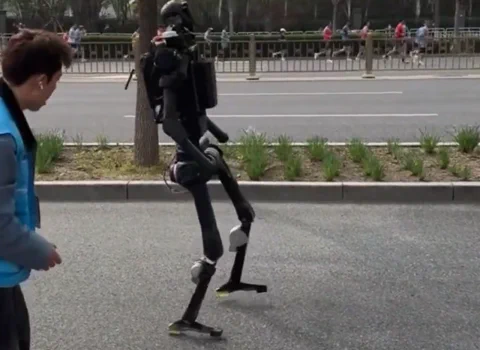 Robot Half-Marathon is a Glorious Clumsy Disaster