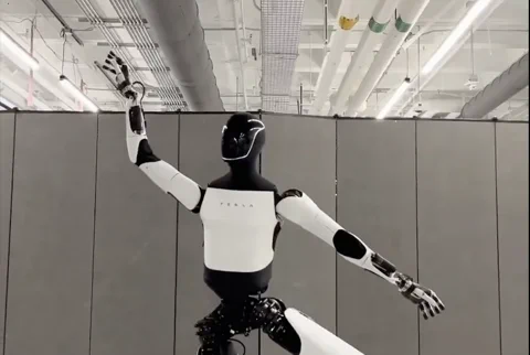 Tesla Optimus Shows Off Impressive Dance Moves in New Video