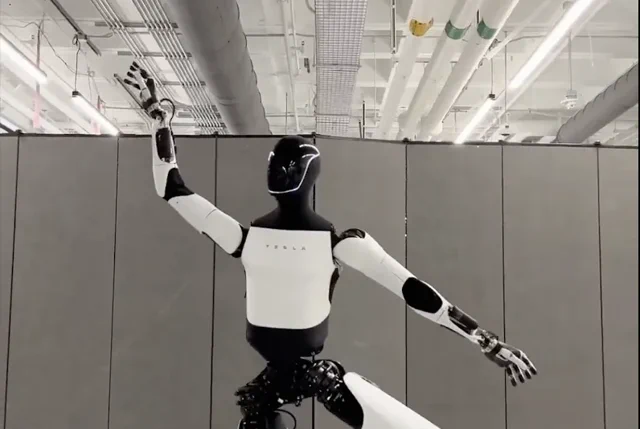 Tesla Optimus Shows Off Impressive Dance Moves in New Video