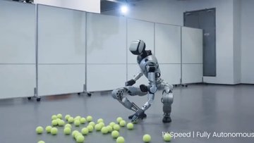 Humanoid Robot Oli Shows Off Tennis Ball Skills