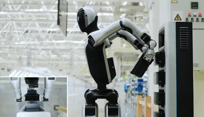 UBTECH's Walker 2 Robot Changes Its Own Battery